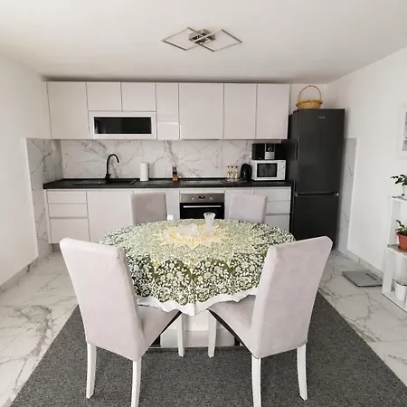 Apartman Modo 2 *
